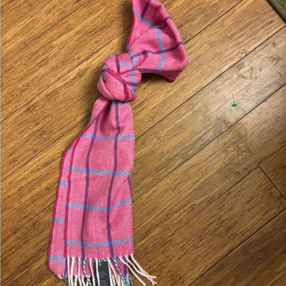 Sinclair Duncan cashmere Pink/Blue Plaid Scarf new w. Style and class preppy